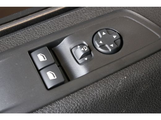 Peugeot e-Expert EV L2 75 kWh | Navi | Airco | Cruise | Betimmering | Camera | Parkeersensoren V+A | Dodehoeksenso... ActivLease financial lease