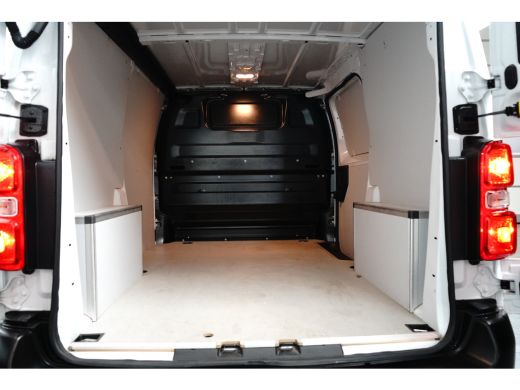 Peugeot Expert 2.0D L2 180PK Automaat Achteruitrijcamera | Betimmering | Stuurverwarming | Navigatie | Cruise co... ActivLease financial lease