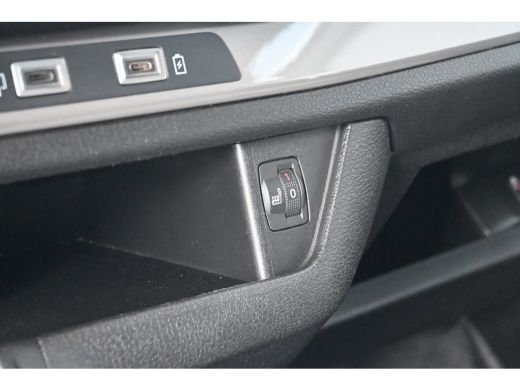 Peugeot Expert 2.0D L2 180PK Automaat | Adaptive Cruise | Betimmering | Stuurverwarming | Navigatie | Apple carp... ActivLease financial lease