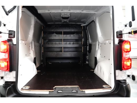 Peugeot Expert L2H1 180pk Automaat NAI | CAMERA | CRUISE | PDC ActivLease financial lease