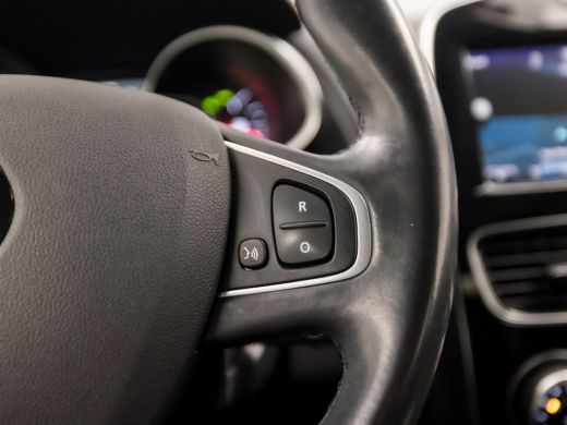 Renault Clio 0.9 TCe Intens Sport (NAVIGATIE, CLIMATE, LEDER/ALCANTARA, CAMERA, SPORTSTOELEN, LED KOPLAMPEN, C... ActivLease financial lease