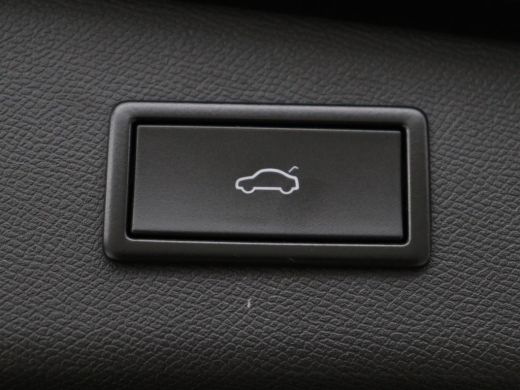 Seat Leon 1.5 eTSI FR Launch Edition | Stoelverwarming | Trekhaak | Adaptive cruise | Camera | Carplay | Sf... ActivLease financial lease