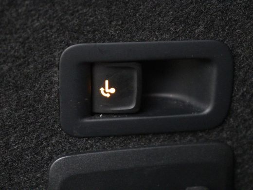 Seat Leon 1.5 eTSI FR Launch Edition | Stoelverwarming | Trekhaak | Adaptive cruise | Camera | Carplay | Sf... ActivLease financial lease