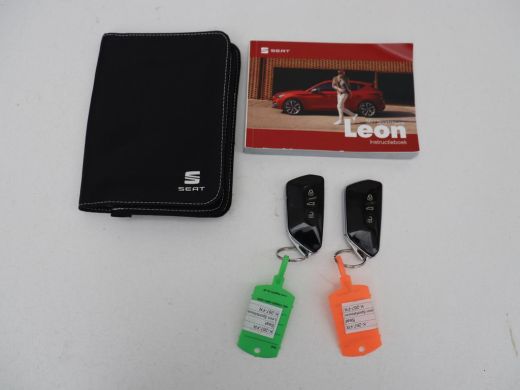 Seat Leon 1.5 eTSI FR Launch Edition | Stoelverwarming | Trekhaak | Adaptive cruise | Camera | Carplay | Sf... ActivLease financial lease