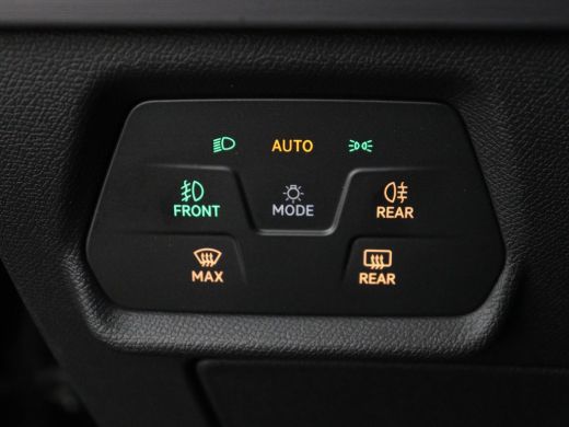 Seat Leon 1.5 eTSI FR Launch Edition | Stoelverwarming | Trekhaak | Adaptive cruise | Camera | Carplay | Sf... ActivLease financial lease