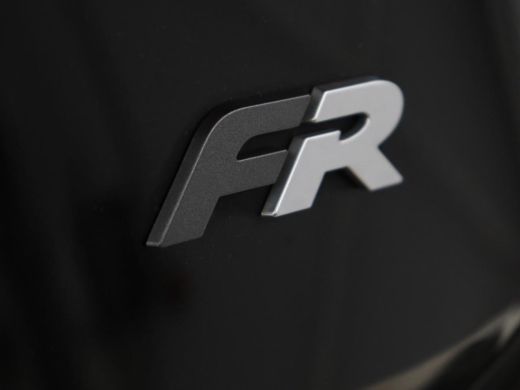 Seat Leon 1.5 eTSI FR Launch Edition | Stoelverwarming | Trekhaak | Adaptive cruise | Camera | Carplay | Sf... ActivLease financial lease