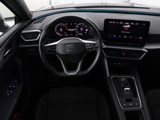 Seat Leon 1.5 eTSI FR Launch Edition | Stoelverwarming | Trekhaak | Adaptive cruise | Camera | Carplay | Sf... ActivLease financial lease