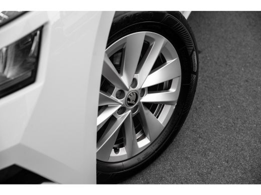 Skoda Kamiq 1.0 TSI Ambition | Cruise Controle | Airco | Carplay ActivLease financial lease