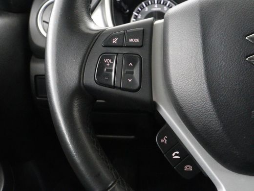 Suzuki Vitara 1.5 Hybrid Style | Trekhaak | Stoelverwarming | Adaptive cruise | Camera | Carplay | Leder/Alcant... ActivLease financial lease