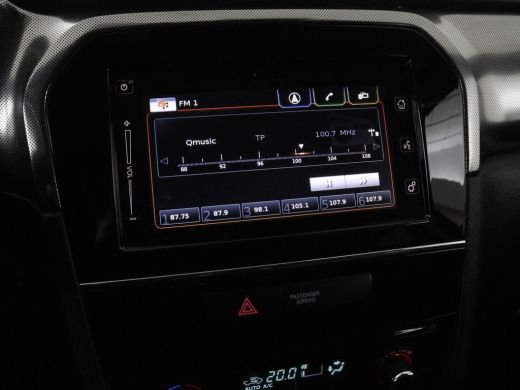 Suzuki Vitara 1.5 Hybrid Style | Trekhaak | Stoelverwarming | Adaptive cruise | Camera | Carplay | Leder/Alcant... ActivLease financial lease