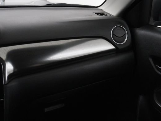 Suzuki Vitara 1.5 Hybrid Style | Trekhaak | Stoelverwarming | Adaptive cruise | Camera | Carplay | Leder/Alcant... ActivLease financial lease