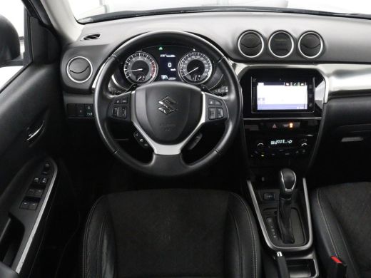 Suzuki Vitara 1.5 Hybrid Style | Trekhaak | Stoelverwarming | Adaptive cruise | Camera | Carplay | Leder/Alcant... ActivLease financial lease
