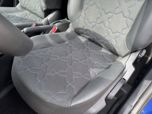 Toyota Aygo 1.0 VVT-i S-CVT Envy tot 10 jr Fabrieksgarantie | Navigatie | Achteruitrijcamera | Trekhaak ActivLease financial lease