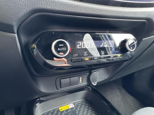 Toyota Aygo 1.0 VVT-i S-CVT Envy tot 10 jr Fabrieksgarantie | Navigatie | Achteruitrijcamera | Trekhaak ActivLease financial lease