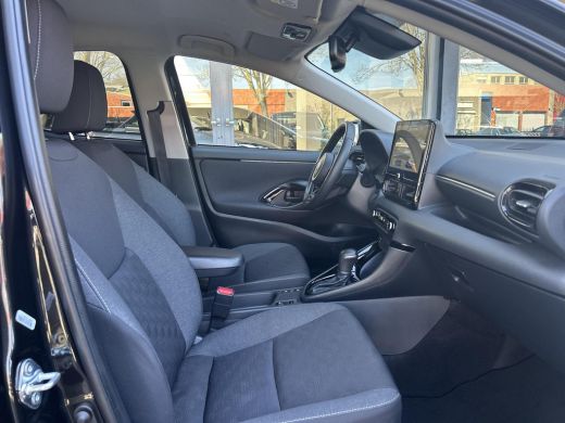 Toyota Yaris 1.5 Hybrid 115 Dynamic ActivLease financial lease