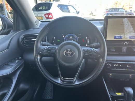 Toyota Yaris 1.5 Hybrid 115 Dynamic ActivLease financial lease