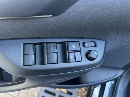 Toyota Yaris 1.5 Hybrid 115 Dynamic ActivLease financial lease