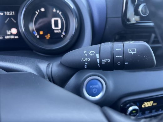 Toyota Yaris 1.5 Hybrid Executive ActivLease financial lease