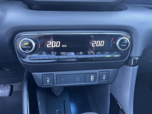 Toyota Yaris 1.5 Hybrid Executive ActivLease financial lease