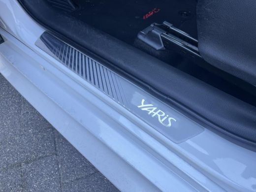 Toyota Yaris 1.5 Hybrid Executive ActivLease financial lease