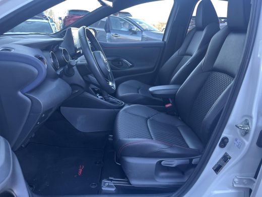 Toyota Yaris 1.5 Hybrid Executive ActivLease financial lease