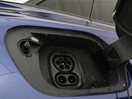 Volkswagen ID.4 First 77 kWh | SOH 90% | Stoelverwarming | Adaptive cruise | 20'' | Half leder | Carplay | Naviga... ActivLease financial lease