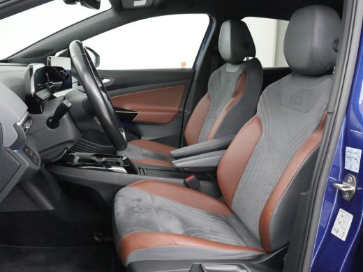 Volkswagen ID.4 First 77 kWh | SOH 90% | Stoelverwarming | Adaptive cruise | 20'' | Half leder | Carplay | Naviga... ActivLease financial lease