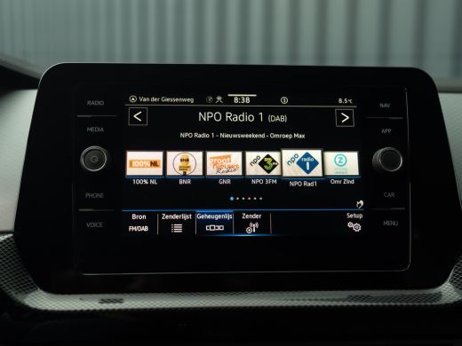 Volkswagen T-Cross 1.0 TSI Life Edition | Keyless | Camera | Stoelverw. | Prijs Rijklaar!! ActivLease financial lease