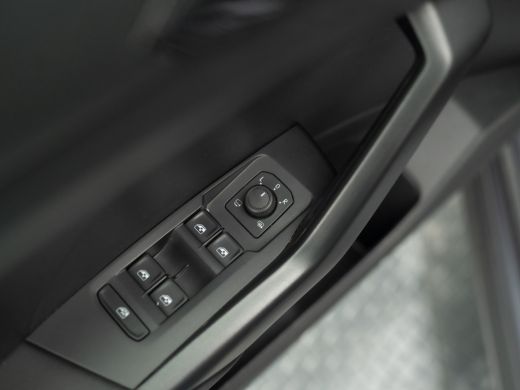 Volkswagen T-Cross 1.0 TSI Life Edition | Keyless | Camera | Stoelverw. | Prijs Rijklaar!! ActivLease financial lease