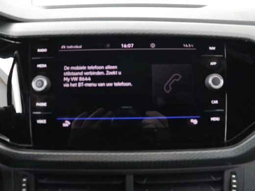 Volkswagen T-Cross 1.0 TSI Style Business R | Stoelverwarming | Camera | Adaptive cruise | Virtual Cockpit | Climate... ActivLease financial lease