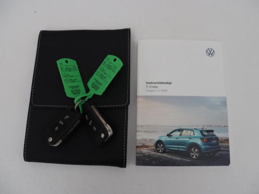 Volkswagen T-Cross 1.0 TSI Style Business R | Stoelverwarming | Camera | Adaptive cruise | Virtual Cockpit | Climate... ActivLease financial lease