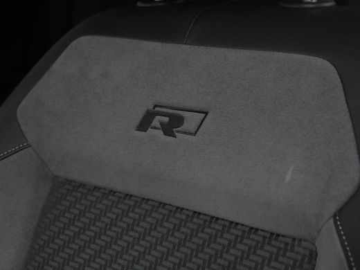 Volkswagen T-Cross 1.0 TSI Style Business R | Stoelverwarming | Camera | Adaptive cruise | Virtual Cockpit | Climate... ActivLease financial lease