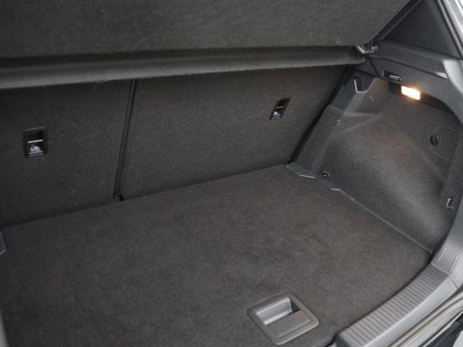 Volkswagen T-Cross 1.0 TSI Style Business R | Stoelverwarming | Camera | Adaptive cruise | Virtual Cockpit | Climate... ActivLease financial lease