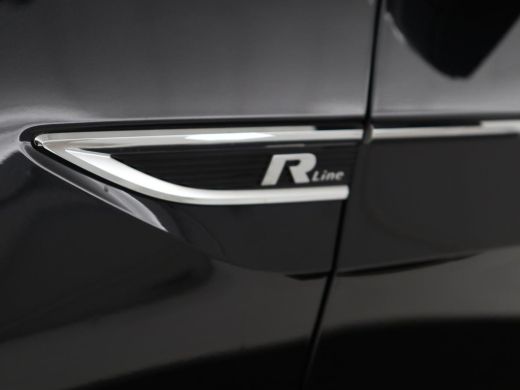 Volkswagen T-Cross 1.0 TSI Style Business R | Stoelverwarming | Camera | Adaptive cruise | Virtual Cockpit | Climate... ActivLease financial lease