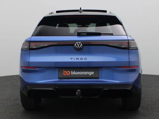 Volkswagen T-Roc 1.5 eTsi R-Line First Edition 150PK DSG Pano-Schuifdak, Trekhaak, Black Style, 20" LM Velgen, Key... ActivLease financial lease