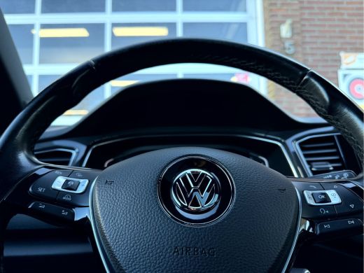 Volkswagen T-Roc 2.0 TSI 4Motion Sport Panoramadak, Leder, Camera ActivLease financial lease