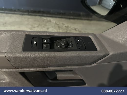 Volkswagen Transporter 2.0 TDI R line L2H1 Euro6 Airco | Camera | LM Velgen | Leder | Imperiaal | Apple Carplay Android ... ActivLease financial lease