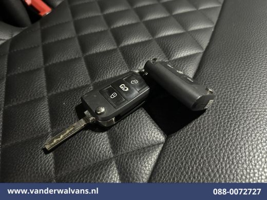 Volkswagen Transporter 2.0 TDI R line L2H1 Euro6 Airco | Camera | LM Velgen | Leder | Imperiaal | Apple Carplay Android ... ActivLease financial lease