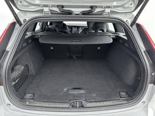 Volvo  V60 2.0 T6 Plug-in hybrid AWD Plus Dark | Trekhaak | PDC V+A en 360 camera | Lederen sportstoelen | S... ActivLease financial lease