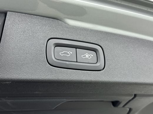 Volvo  V60 2.0 T6 Plug-in hybrid AWD Plus Dark | Trekhaak | PDC V+A en 360 camera | Lederen sportstoelen | S... ActivLease financial lease