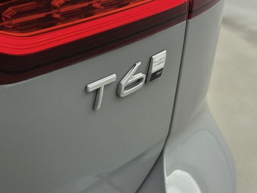 Volvo  V60 2.0 T6 Plug-in hybrid AWD Plus Dark | Trekhaak | PDC V+A en 360 camera | Lederen sportstoelen | S... ActivLease financial lease