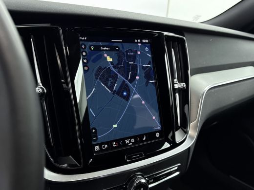 Volvo  V60 2.0 T6 Plug-in hybrid AWD Plus Dark | Trekhaak | PDC V+A en 360 camera | Lederen sportstoelen | S... ActivLease financial lease