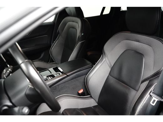 Volvo  V60 2.0 T8 Recharge AWD R-Design 390Pk | Trekhaak | Achteruitrijcamera | Apple carplay Android Auto |... ActivLease financial lease
