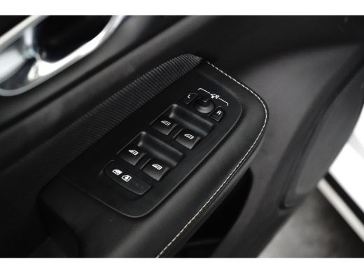 Volvo  V60 2.0 T8 Recharge AWD R-Design 390Pk | Trekhaak | Achteruitrijcamera | Apple carplay Android Auto |... ActivLease financial lease