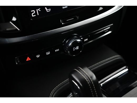 Volvo  V60 2.0 T8 Recharge AWD R-Design 390Pk | Trekhaak | Achteruitrijcamera | Apple carplay Android Auto |... ActivLease financial lease