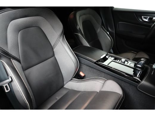 Volvo  V60 2.0 T8 Recharge AWD R-Design 390Pk | Trekhaak | Achteruitrijcamera | Apple carplay Android Auto |... ActivLease financial lease