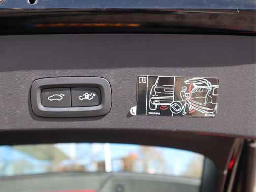 Volvo  XC40 Recharge P8 AWD R-Design Navi / Trekh / Elekramen / Camera / SOH 91,68 ActivLease financial lease