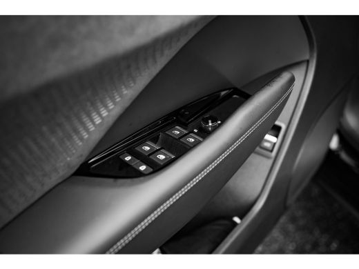 Audi Q3 S edition | Adaptive cruise control | Audi sound system | Cruise control ActivLease financial lease