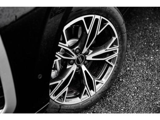 Audi Q3 S edition | Adaptive cruise control | Audi sound system | Cruise control ActivLease financial lease