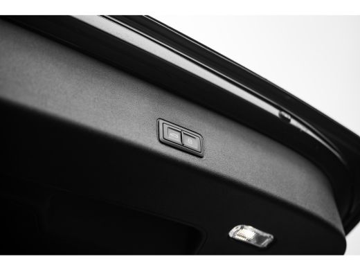 Audi Q3 S edition | Adaptive cruise control | Audi sound system | Cruise control ActivLease financial lease